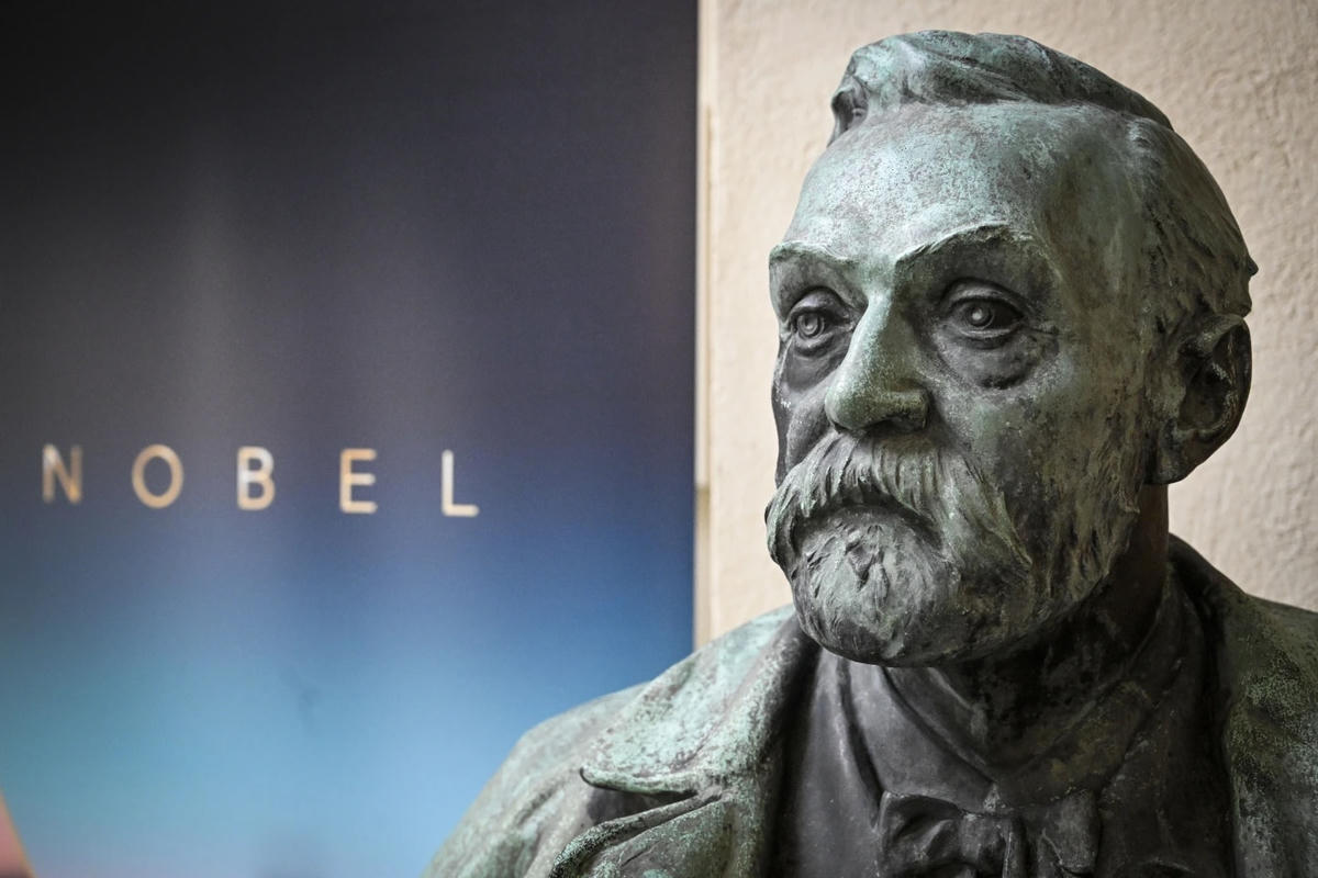 Người sáng lập giải Nobel Alfred Nobel. Ảnh: AP.