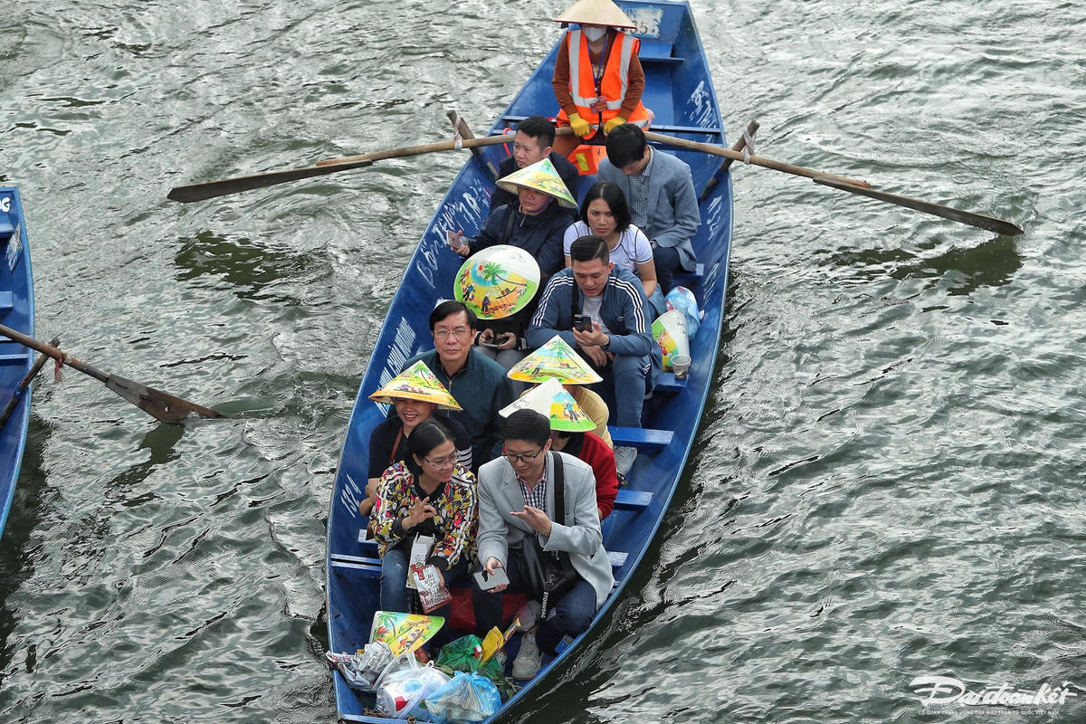 W_chua_huong-le-khanh24.jpg