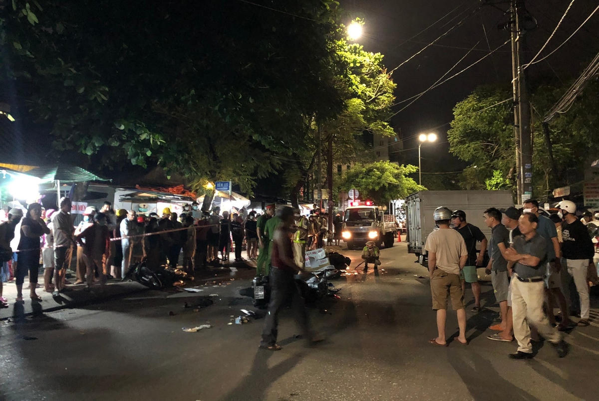 Hiện trường vụ TNGT.