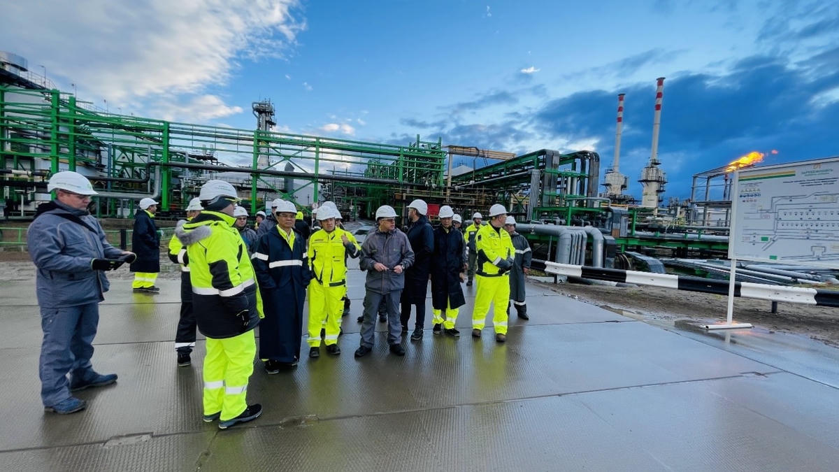 Tổng Giám đốc Petrovietnam Lê Mạnh Hùng thăm và làm việc tại Khu mỏ Rusvietpetro.