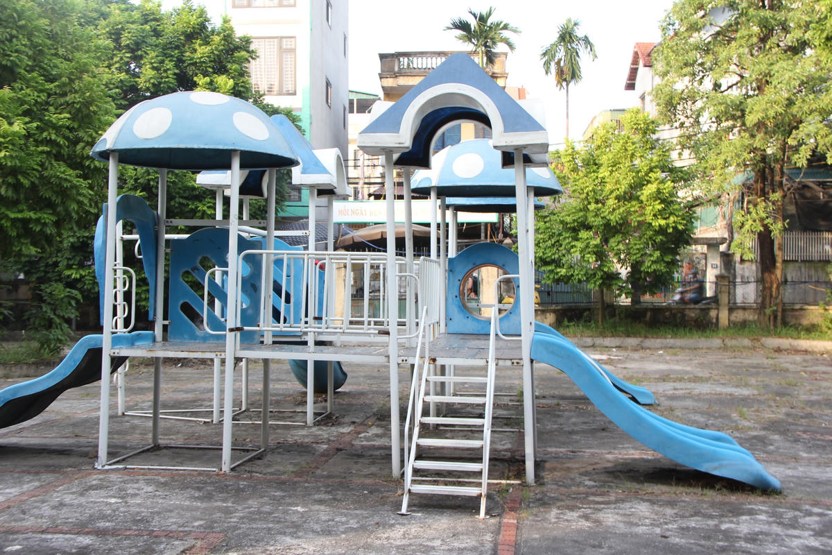 Hà Nội: Trường học bỏ không ở nơi học sinh phải bốc thăm giành suất học