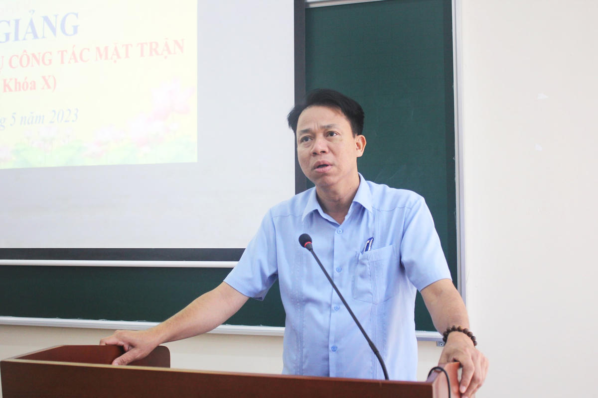 TS Lê Mậu Nhiệm, Giám đốc Trung tâm Bồi dưỡng cán bộ và Nghiên cứu khoa học UBTƯ MTTQ Việt Nam phát biểu tại buổi lễ.