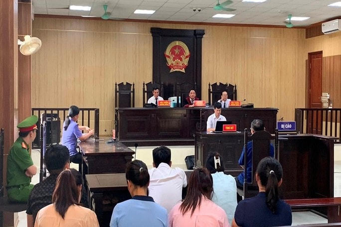 Ông Nguyễn Văn Thiệp bị tuyên 30 tháng tù về tội Lợi dụng chức vụ, quyền hạn trong khi thi hành công vụ.