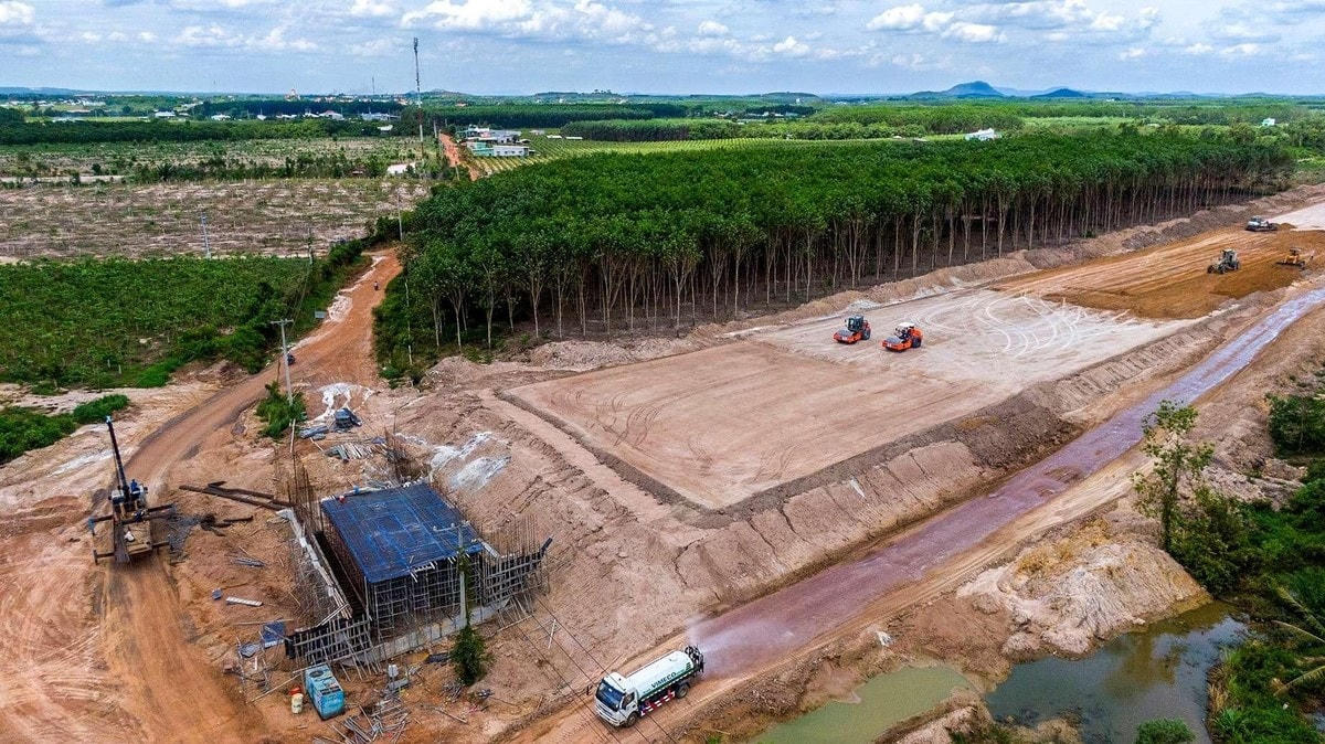 Đẩy nhanh tiến độ xây dựng tuyến cao tốc Bắc - Nam thúc đẩy kinh tế - xã hội phát triển.