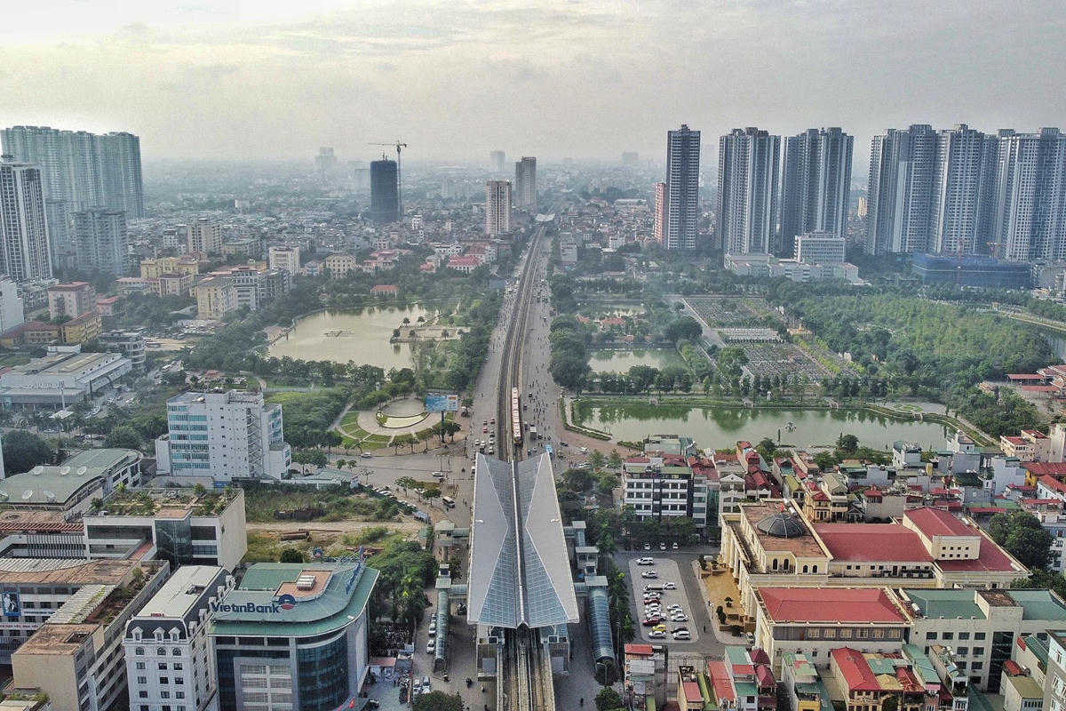 “Tại lần thử nghiệm này, toàn hệ thống sẽ được vận hành tích hợp, từ kết nối của các đoàn tàu đến depot, nhà ga, hệ thống thẻ vé, hệ thống điều khiển. Thời gian dừng mỗi ga của mỗi đoàn tàu là 20 giây. Tổng thời gian chạy từ Nhổn đến ga S8 (Đại học GTVT) khoảng 16 phút/lượt (tính cả thời gian dừng). Thời gian chạy một vòng, bao gồm cả quay đầu khoảng 32 phút”, đại diện Ban Quản lý đường sắt đô thị Hà Nội thông tin.