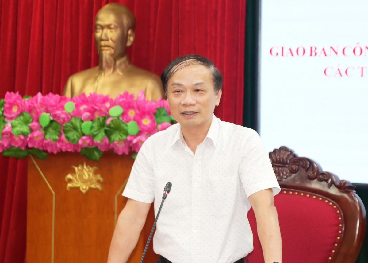 Ông Phạm Tất Thắng, Phó Trưởng ban Thường trực Ban Dân vận Trung ương phát biểu tại Hội nghị.