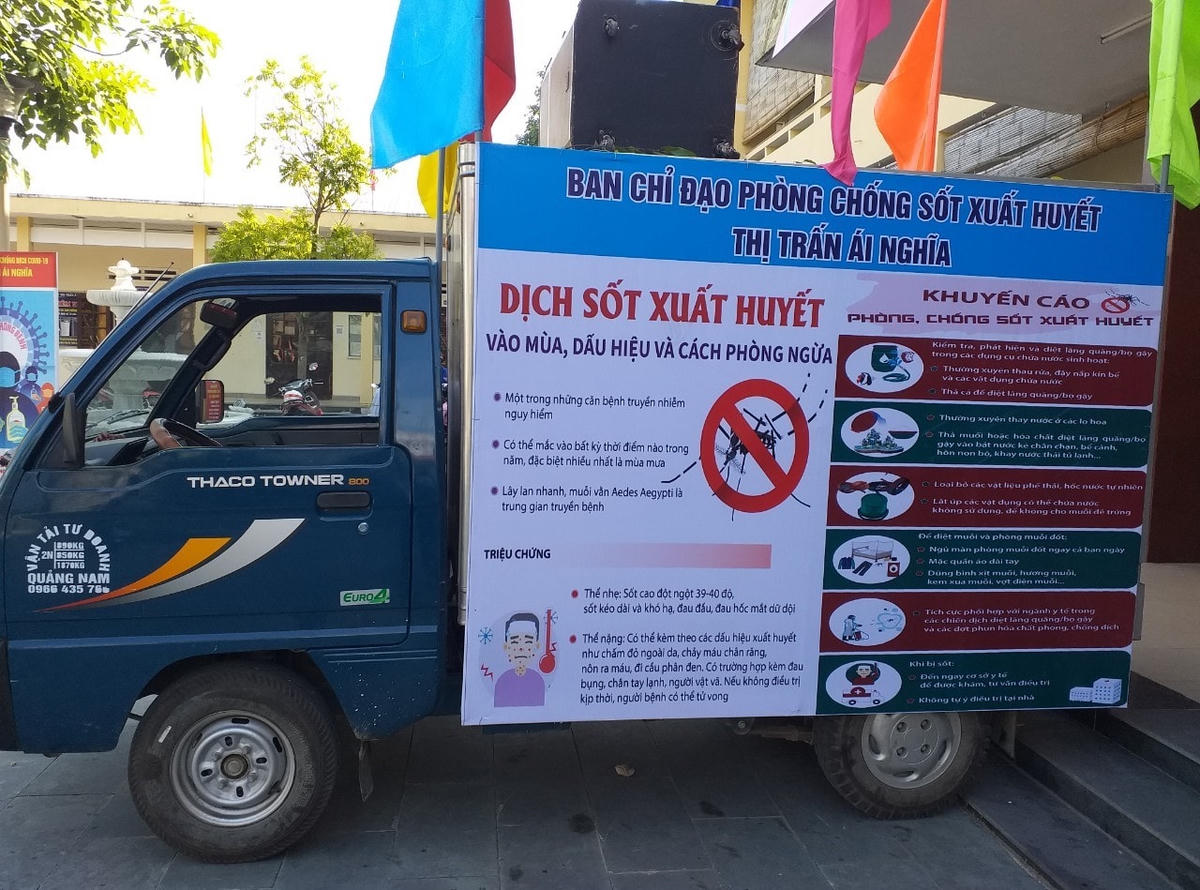 Xe lưu động tuyên truyền về phòng, chống bệnh SXH.