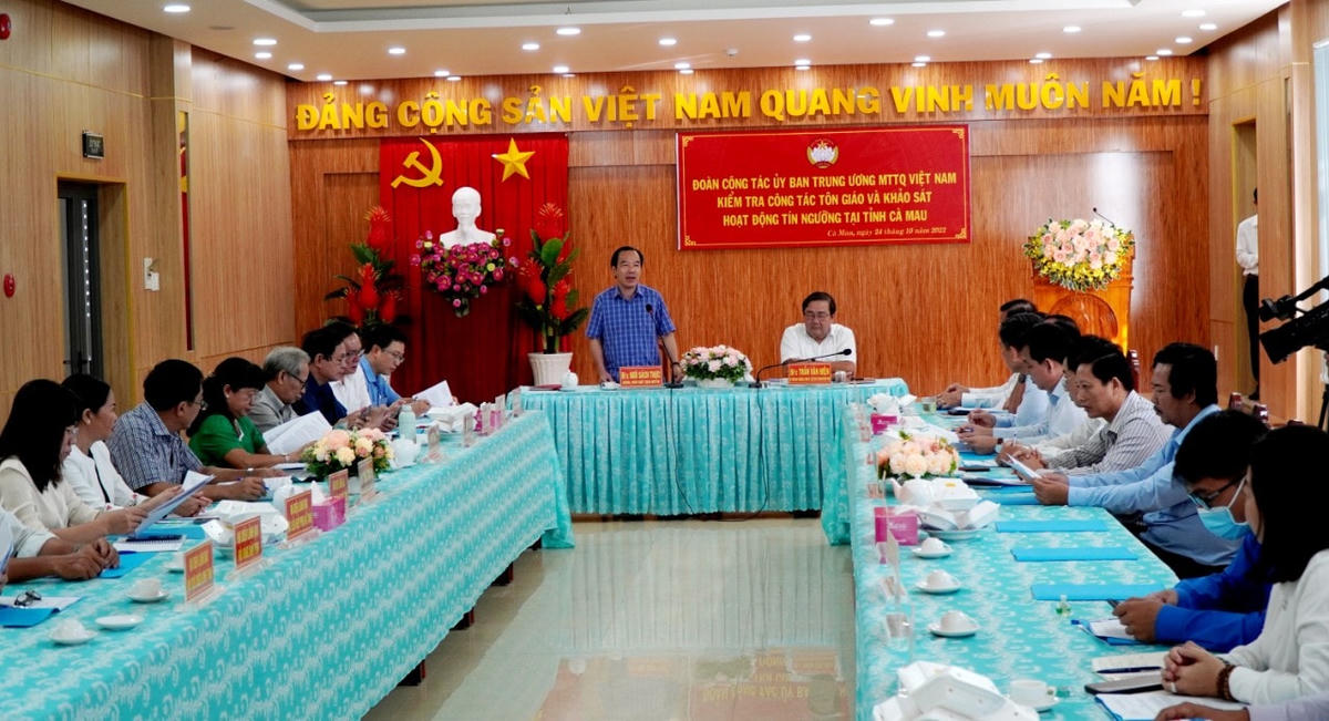 Quang cảnh buổi làm việc.