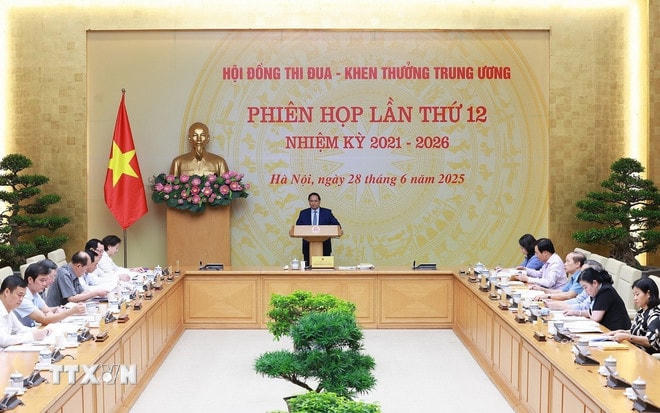 Thủ tướng Phạm Minh Chính chủ trì phiên họp lần thứ 12 của Hội đồng Thi đua-Khen thưởng Trung ương. (Ảnh: Dương Giang/TTXVN) ttxvn-2806-thu-tuong-thi-dua-khen-thuong-4.jpg