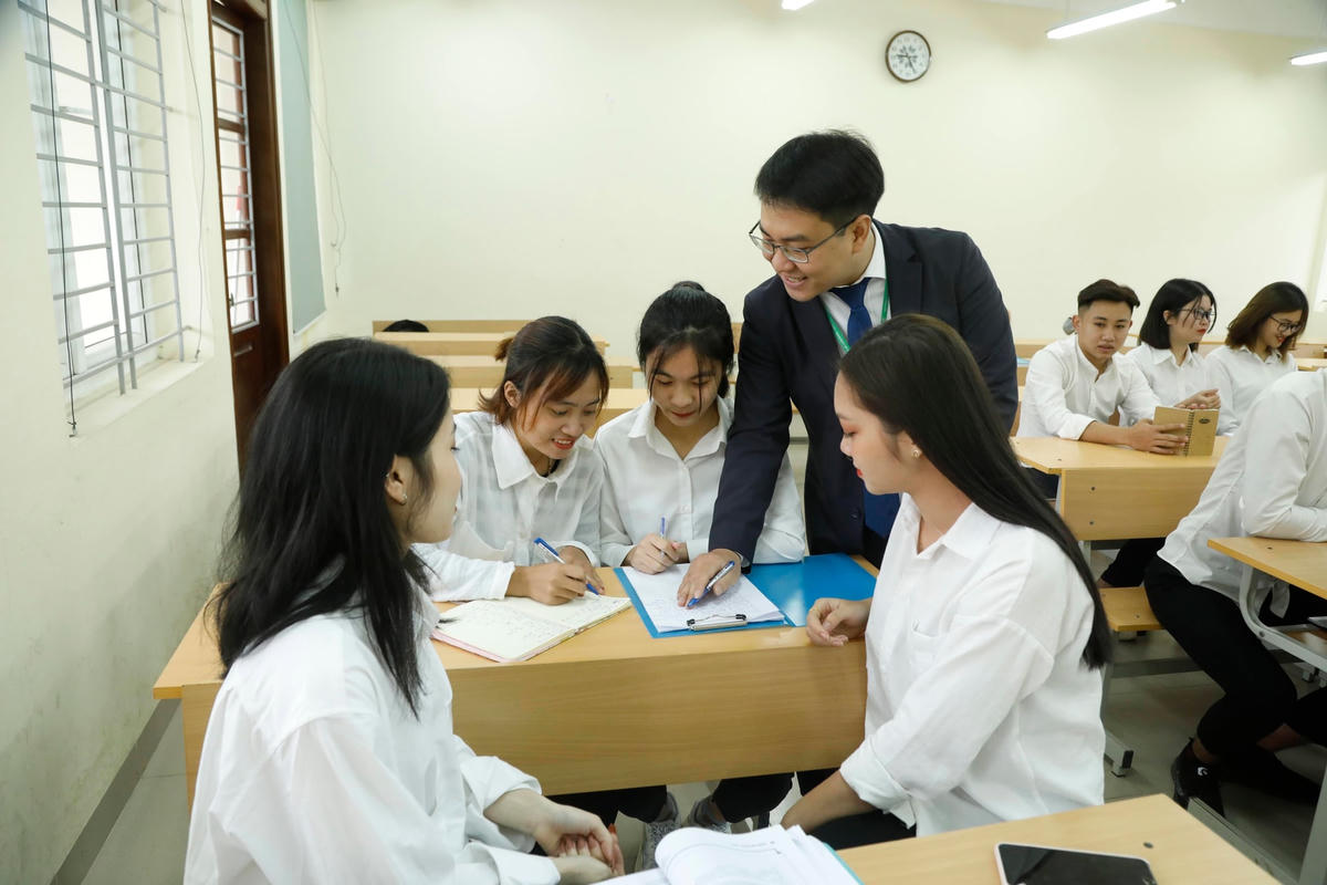 Theo tiêu chí của các nhà tuyển dụng hiện nay, năng lực thực sự mới là yếu tố quyết định họ lựa chọn bạn, chứ không phải tấm bằng bạn sở hữu. Ảnh: Quang Vinh.