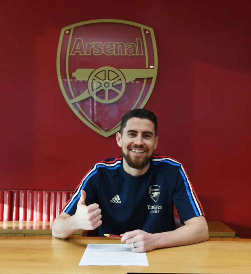 Anh đã ký hợp đồng 18 tháng với Arsenal. Ảnh: Getty.