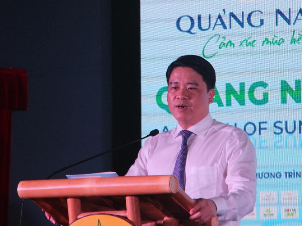 Ông Trần Văn Tân, Phó Chủ tịch UBND tỉnh Quảng Nam phát biểu họp báo.