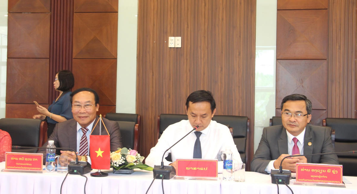 Các đại biểu tham dự buổi Hội đàm.