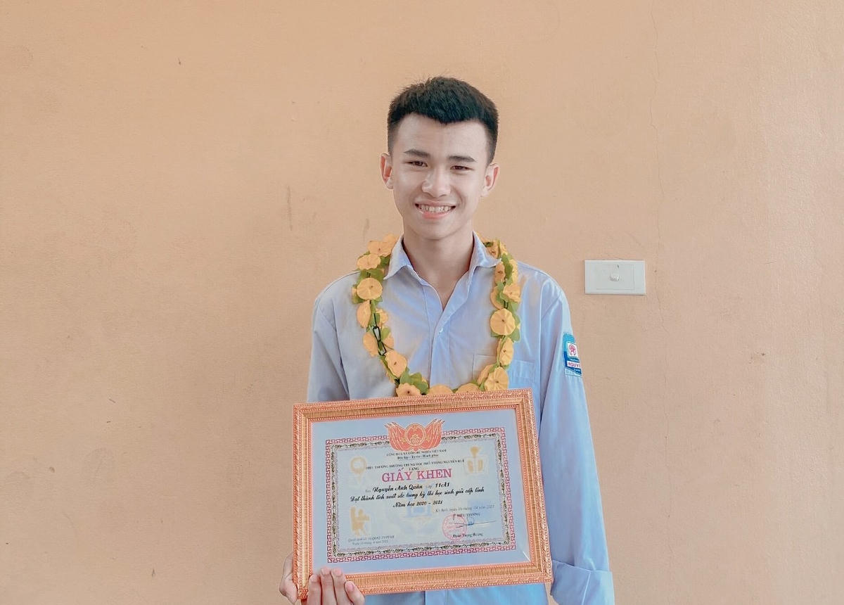 Nguyễn Anh Quân đã từng nhiều năm liền là học sinh giỏi tỉnh, huyện môn Vật lý.
