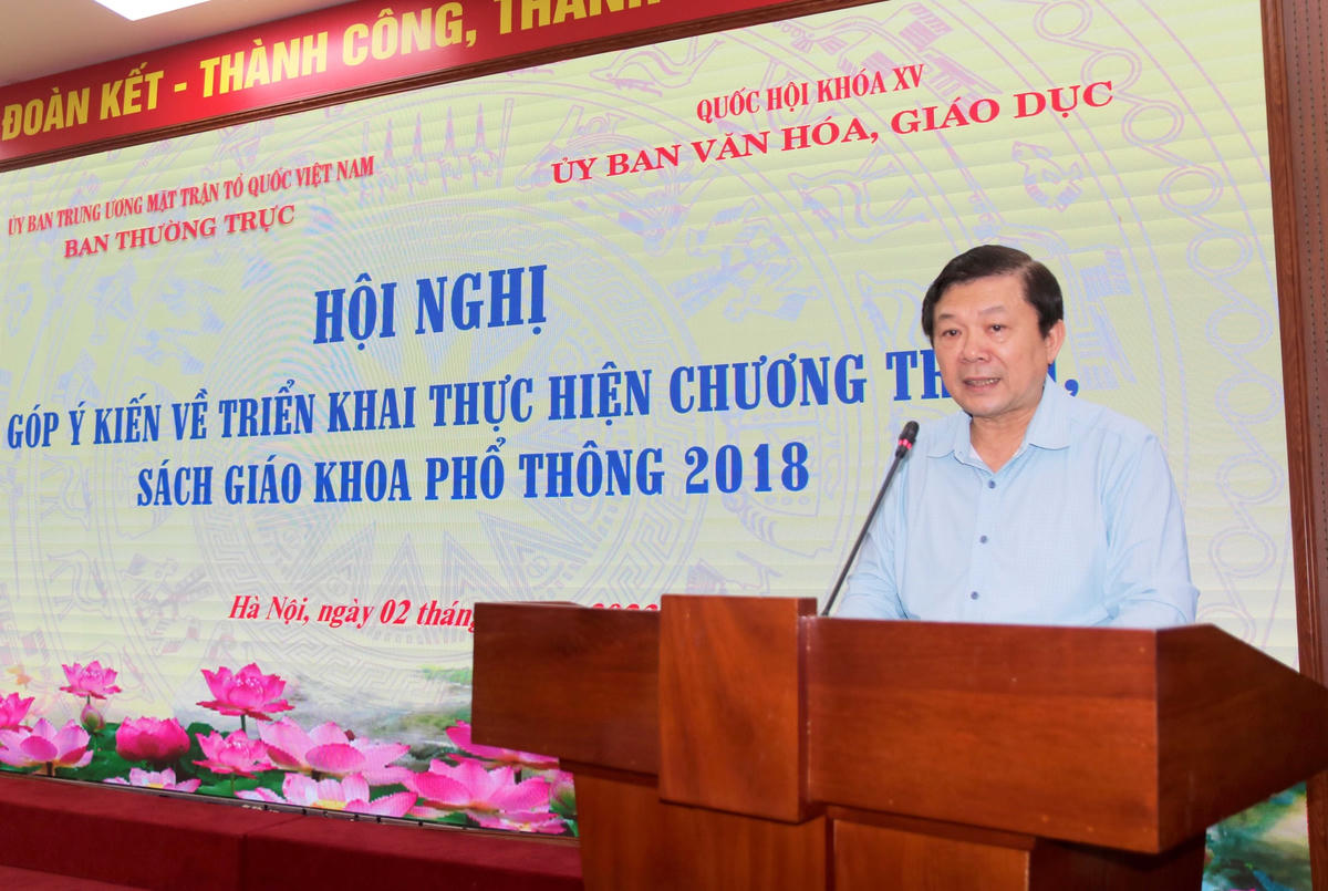 Phó Chủ tịch UBTƯ MTTQ Việt Nam Nguyễn Hữu Dũng phát biểu tại Hội nghị.