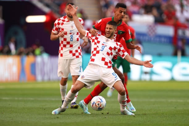 Các cầu thủ Crotia luôn gặp khó trước lối chơi kỷ luật của tuyển Morocco.