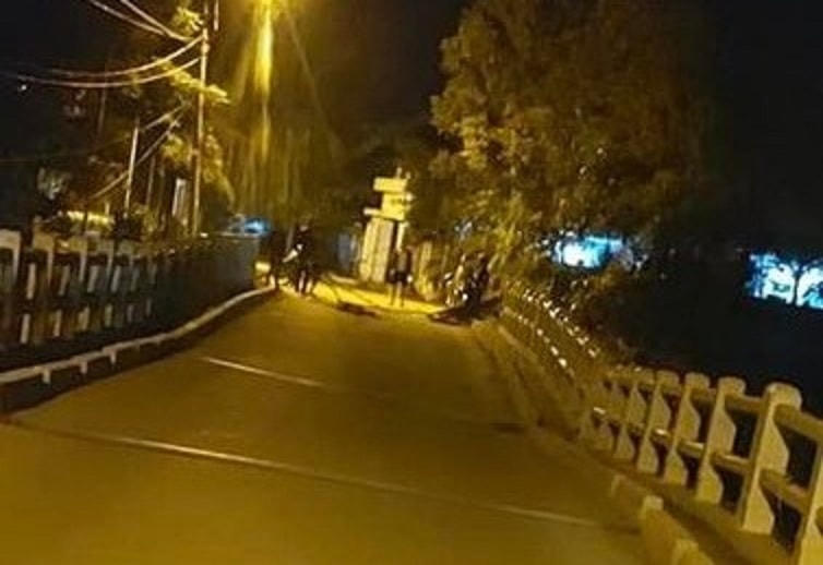 Cây cầu Quyết Thắng bị sụt lún. (Ảnh MXH).