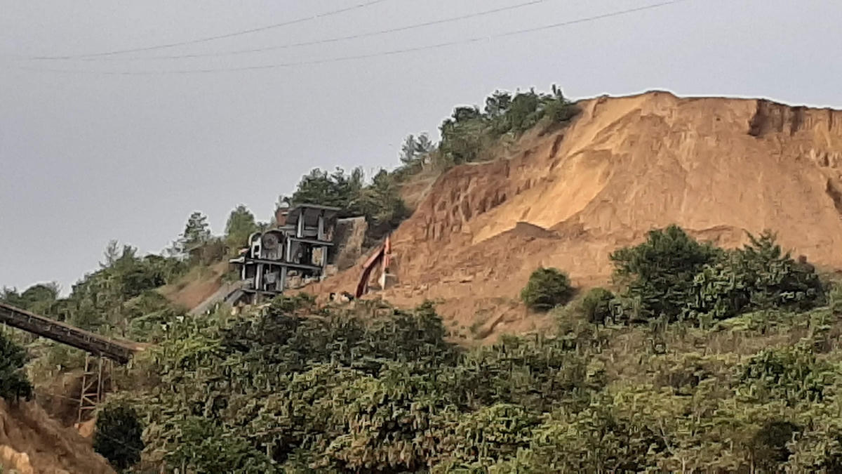 Trong quá trình sản xuất (ảnh chụp tháng 12/2019)... Ảnh: Ngô Hùng