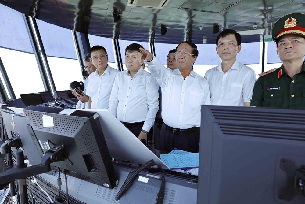 Phó Thủ tướng Lê Văn Thành kiểm tra và làm việc về quy hoạch Cảng Hàng không Quốc tế Nội Bài (Hà Nội, 21/9/2022). (Ảnh: An Đăng/TTXVN).