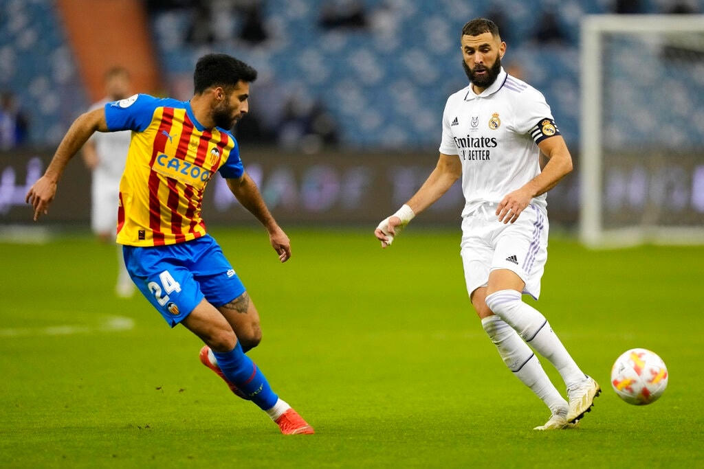 Real Madrid nhọc nhằn vượt qua Valencia ở bán kết Siêu Cup Tây Ban Nha (Ảnh: AP).