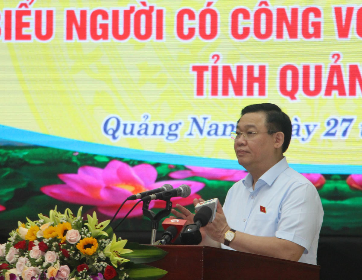 Chủ tịch Quốc hội Vương Đình Huệ phát biểu tại buổi gặp mặt.