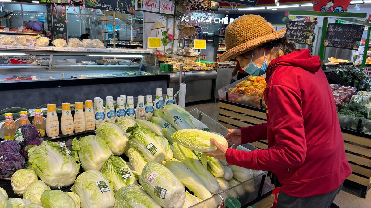 Người tiêu dùng nên chọn những mặt hàng có nguồn gốc rõ ràng, có chứng nhận vệ sinh an toàn thực phẩm.