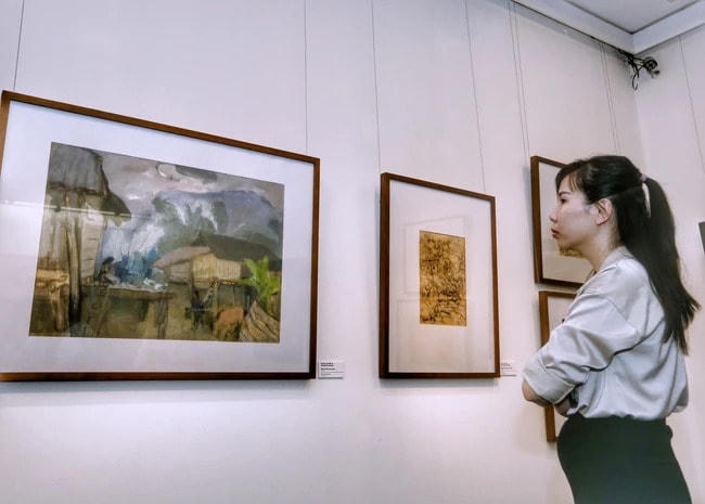 Triển lãm trưng bày hơm 80 tác phẩm của nhiều danh hoạ thuộc nền mỹ thuật hiện đại Việt Nam.