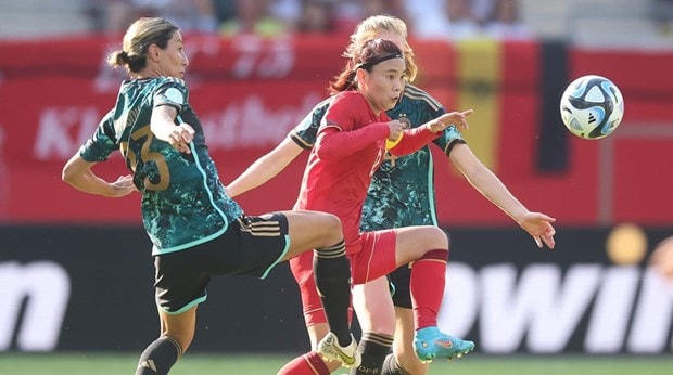 Trận đấu giao hữu với Tuyển Nữ Đức trước thềm World Cup Nữ 2013 của Tuyển Nữ Việt Nam với sự thi đấu quả cảm đã khiến các đội bóng có cách nhìn khác về các "chiến binh sao vàng". (Ảnh: Nguồn DFB).