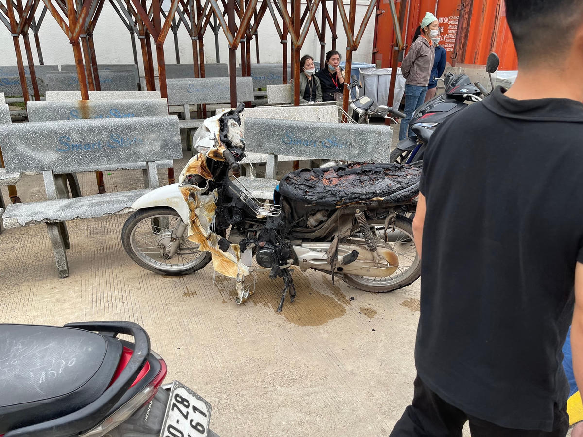 Doanh nghiệp cũng cho biết trước khi hỏa hoạn xảy ra họ có mua bảo hiểm cháy nổ nhà xưởng, tài sản của công ty và tài sản cá nhân cho cán bộ công nhân viên.