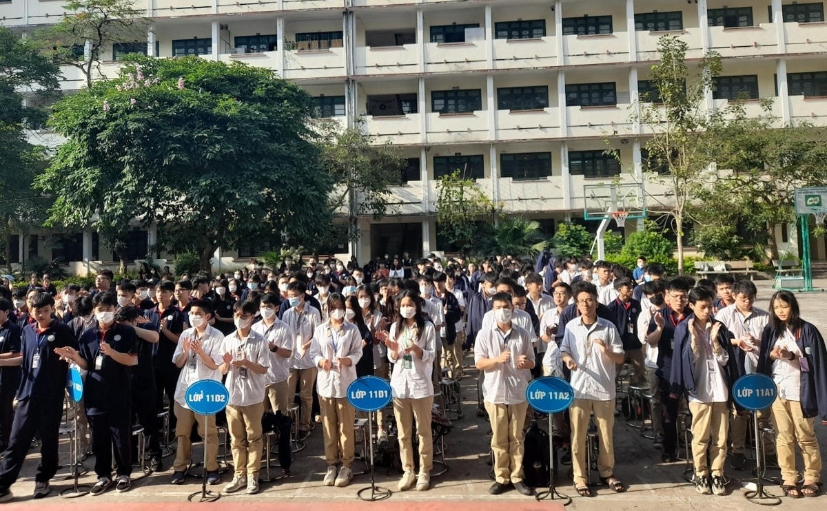 Nhiều trường học ở Hà Nội quá tải. Ảnh: Bá Duy.