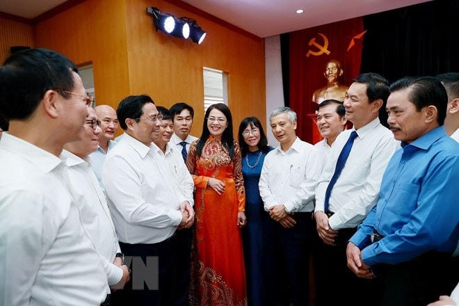 Thủ tướng Phạm Minh Chính với các đại biểu. (Ảnh: Dương Giang/TTXVN).