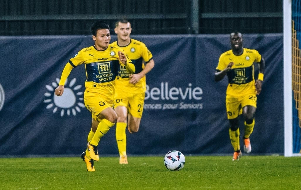 Quang Hải chỉ nhận được hơn 1 tỷ đồng mỗi năm ở Pau FC (Ảnh: Pau FC).