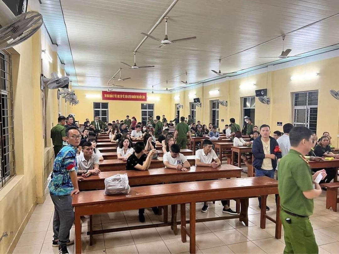Hải Phòng: Tạm giữ gần 400 'dân chơi' tại vũ trường D1 DOM
