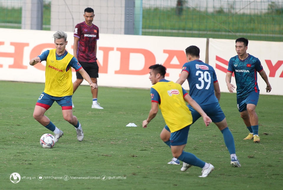 Thủ thành Nguyên Mạnh lỡ hẹn với 2 trận đấu FIFA Days 