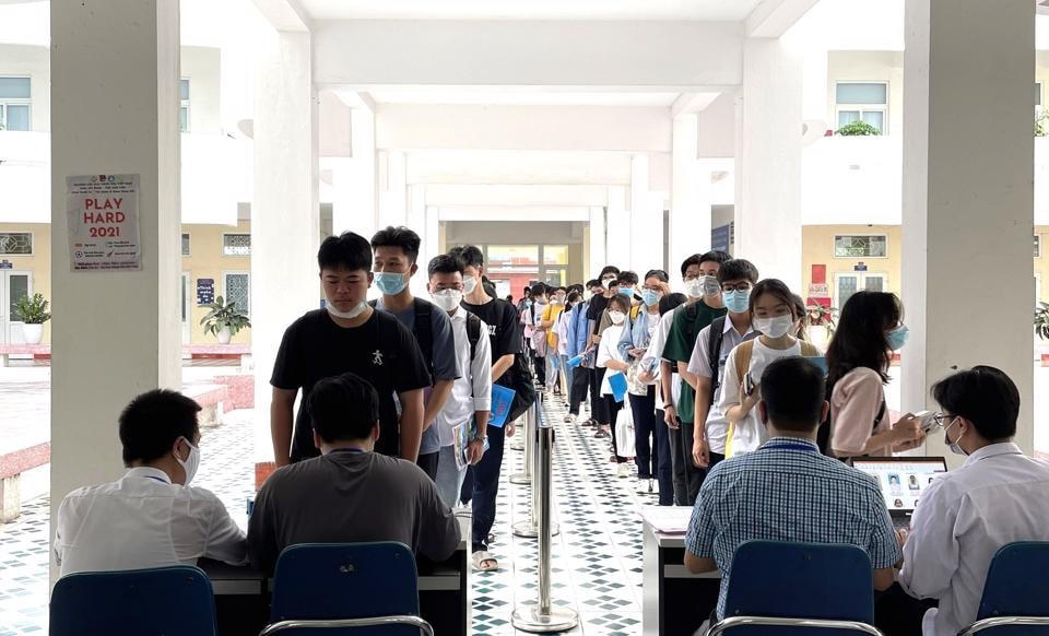 Thí sinh tham dự kỳ thi đánh giá năng lực ĐH Quốc gia Hà Nội năm 2022.