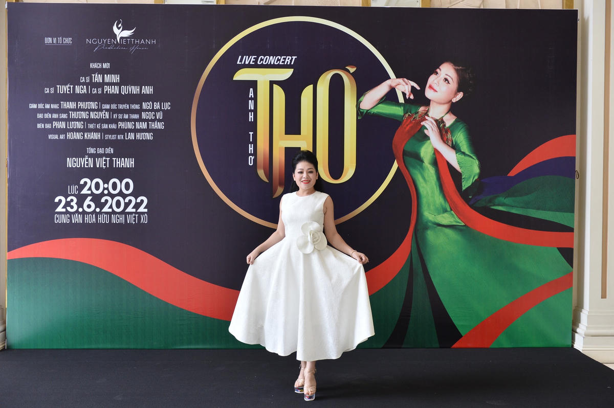 Anh Thơ được mệnh danh là "nàng thơ" của dòng nhạc dân gian.