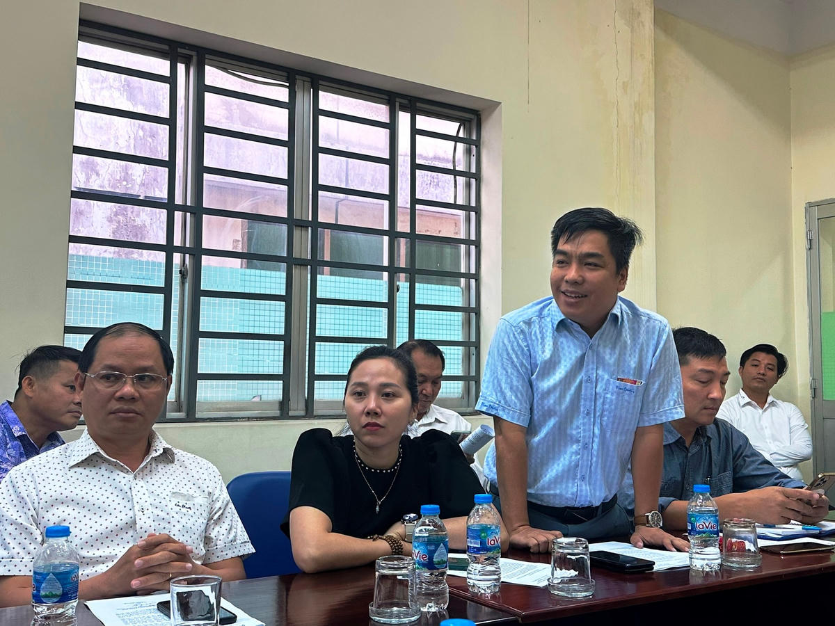 Đại diện phóng viên thường trú phát biểu ý kiến. 