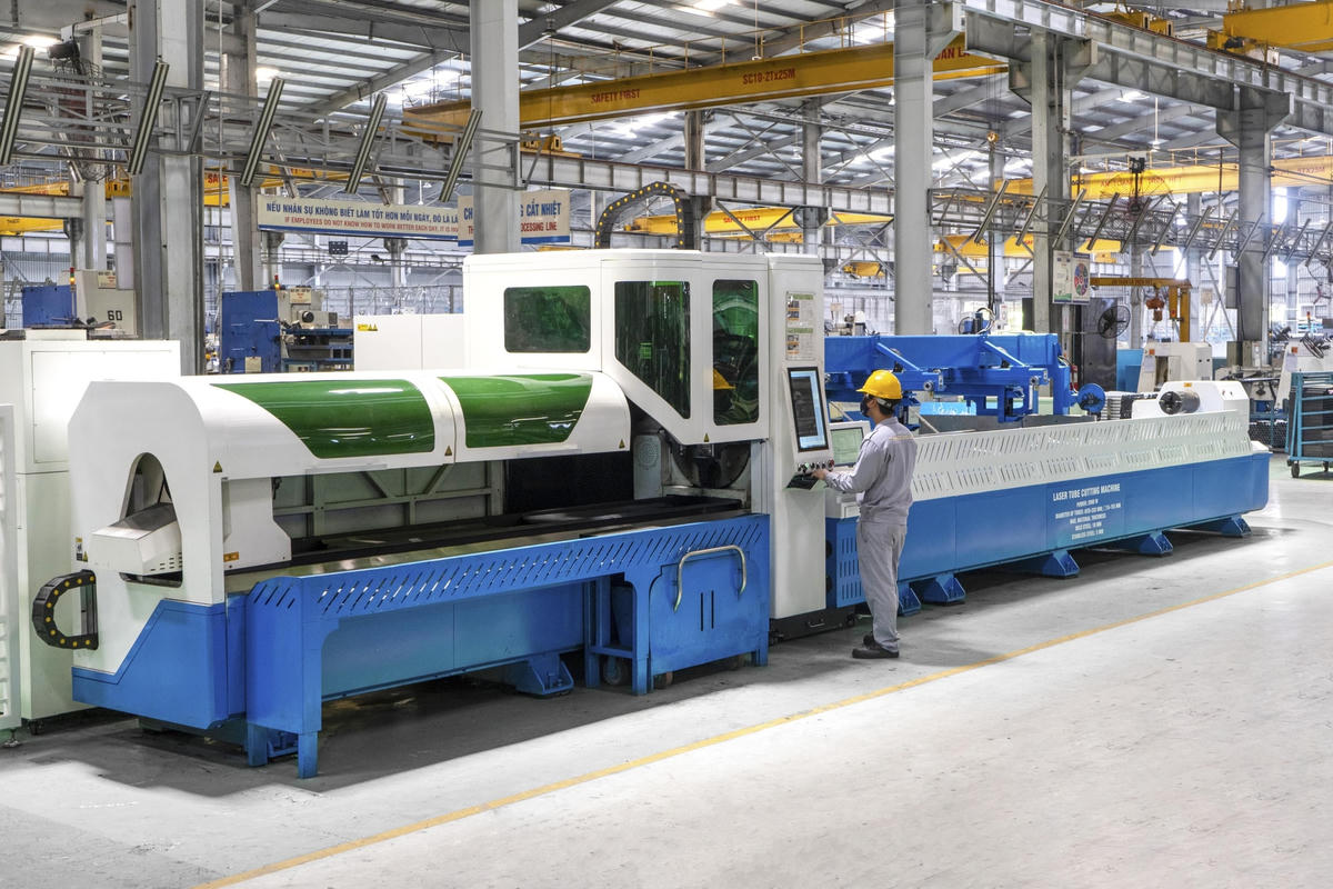 Máy cắt thép ống, thép hộp có khả năng cắt thép với nhiều biên dạng khác nhau.