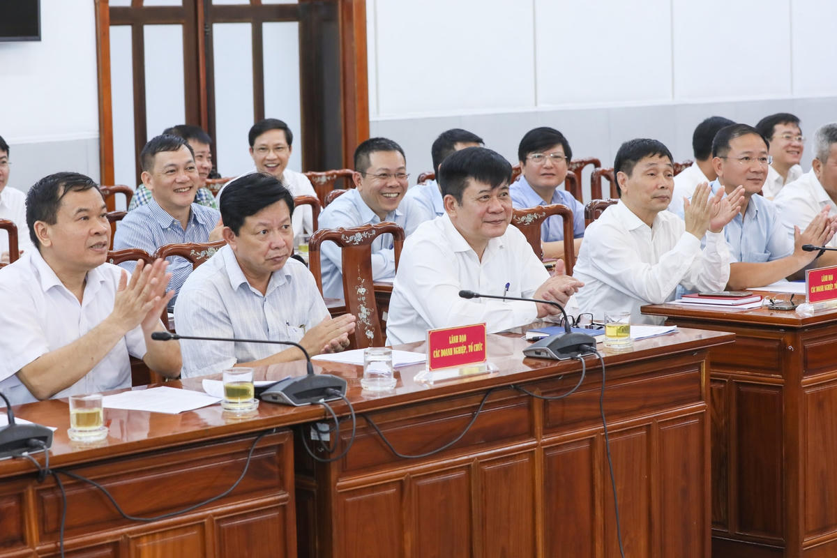 Đại biểu tham dự cuộc gặp mặt.