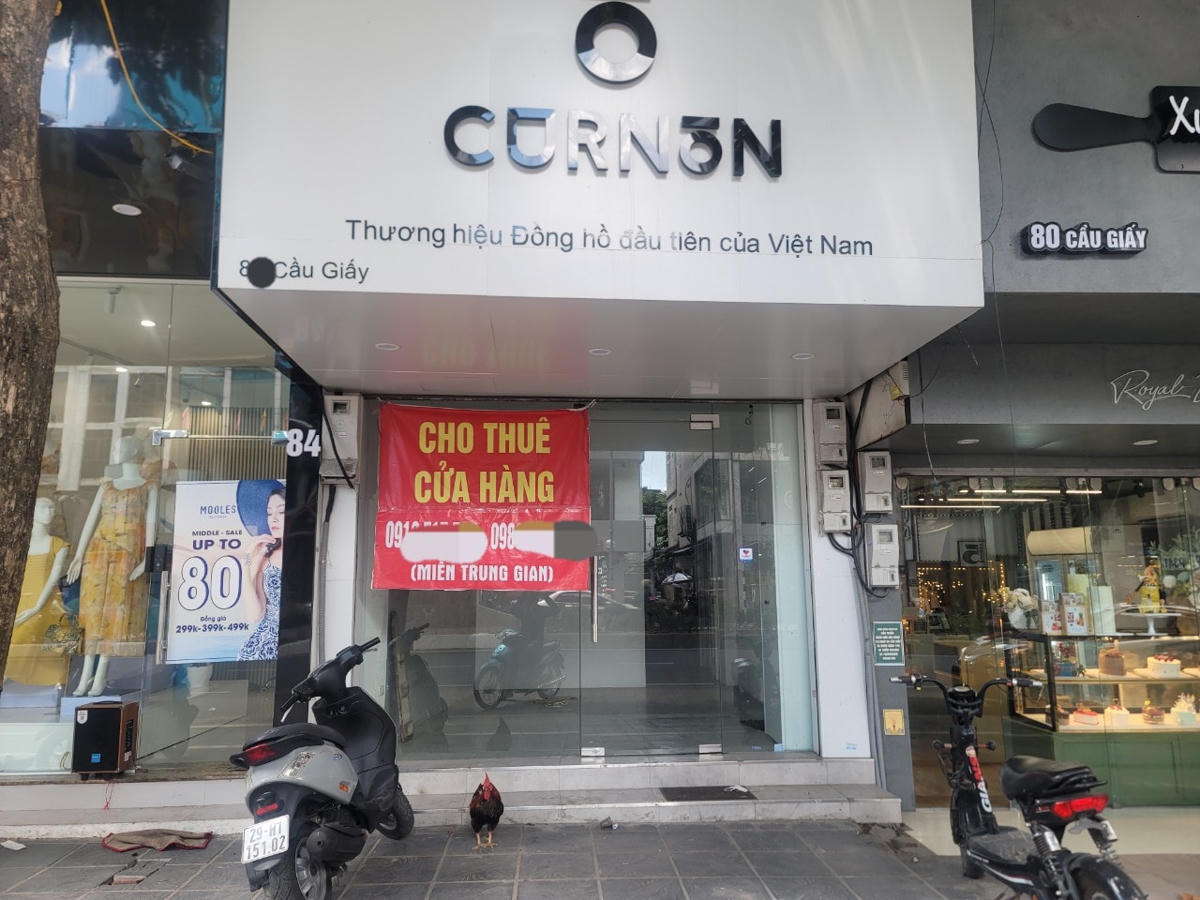 Mặt bằng tại số 82 Cầu Giấy có diện tích 58m2, sau khi chủ cũ trả mặt bằng đang rao cho thuê 35 triệu/tháng, kèm theo cọc 1 tháng và đóng 6 tháng/lần. Theo chia sẻ của chủ nhà, trước đây mặt bằng này cho thuê 40triệu/tháng.