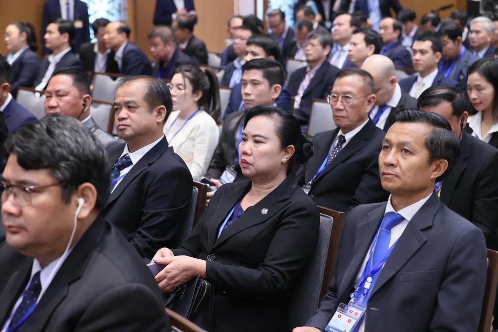 ttxvn-thu-tuong-pham-minh-chinh-va-thu-tuong-lao-sonexay-siphandone-du-hoi-nghi-hop-tac-dau-tu-viet-nam-lao-7-6068.jpg