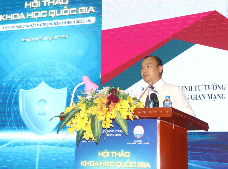 PGS.TS. Lê Hải Bình, Uỷ viên dự khuyết trung ương Đảng, Phó trưởng Ban Tuyên giáo Trung ương tham luận tại Hội thảo với chủ đề: “Đảm đảm an ninh tư tưởng trên môi trường không gian mạng hiện nay”.