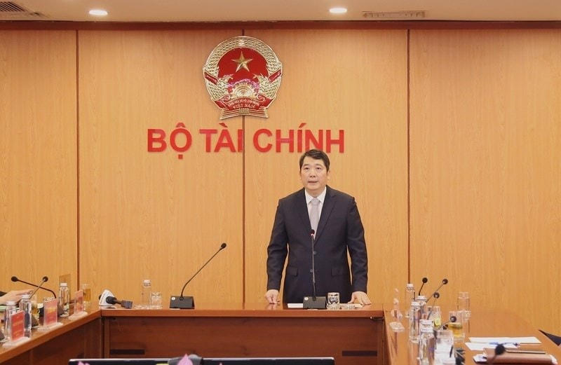 Tân Thứ trưởng Cao Anh Tuấn phát biểu nhận nhiệm vụ. (Nguồn: Tạp chí Tài chính).