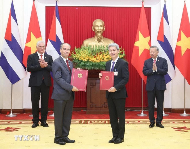 ttxvn-0109-van-kien-hop-tac-viet-nam-cuba-1.jpg