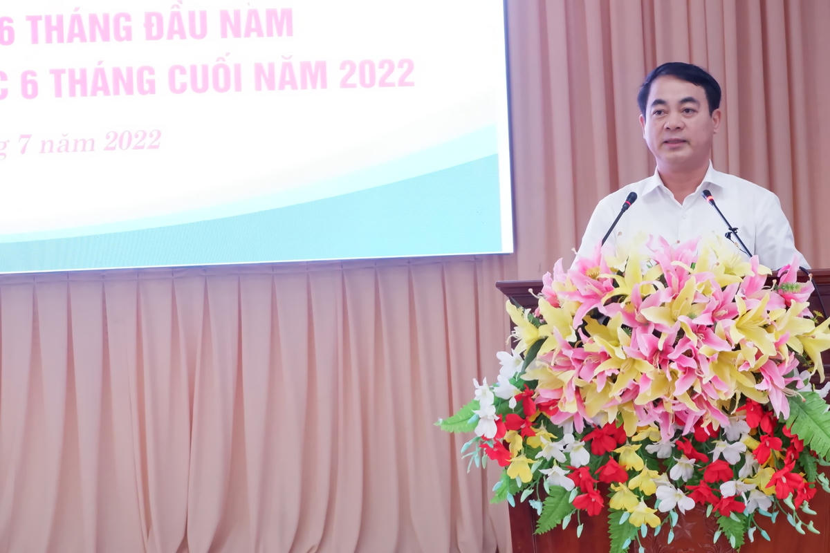 Ông Nghiêm Xuân Thành, Bí thư Tỉnh uỷ Hậu Giang phát biểu chỉ đạo tại hội nghị.