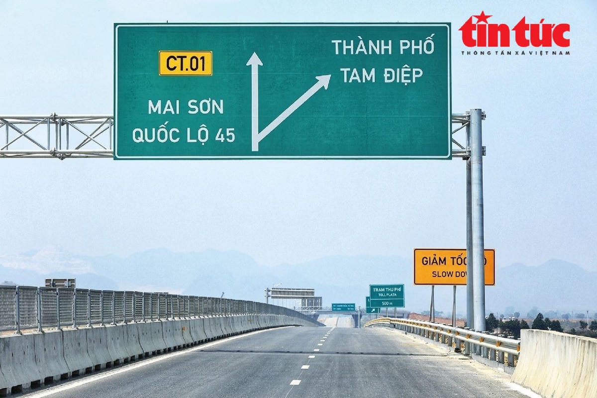 Hệ thống biển báo, giải phân cách cứng, hàng rào hộ la trên tuyến cao tốc Mai Sơn - QL45 đã hoàn thành.