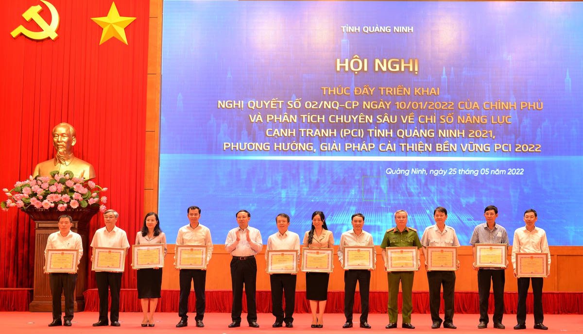 UBND tỉnh Quảng Ninh tặng Bằng khen cho các các tập thể, cá nhân đã có thành tích xuất sắc trong nâng cao Chỉ số PCI của tỉnh giai đoạn 5 năm (2017-2021) và năm 2021.