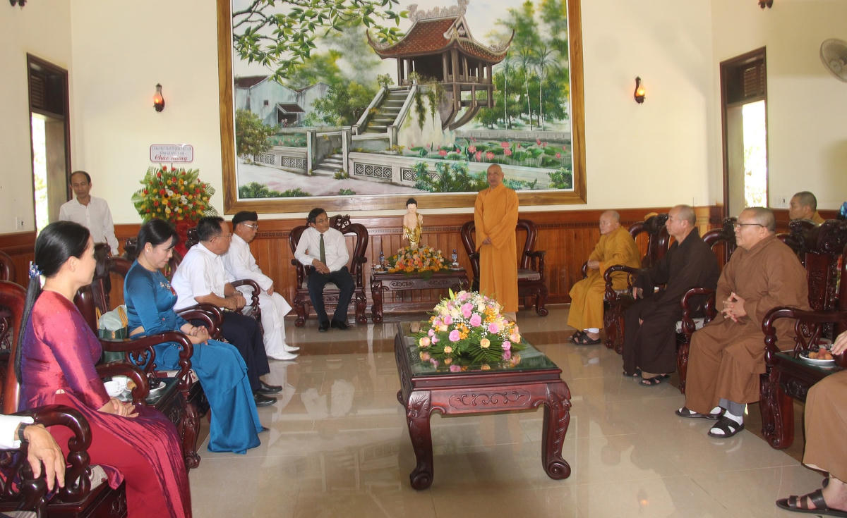 Quang cảnh buổi thăm hỏi. 