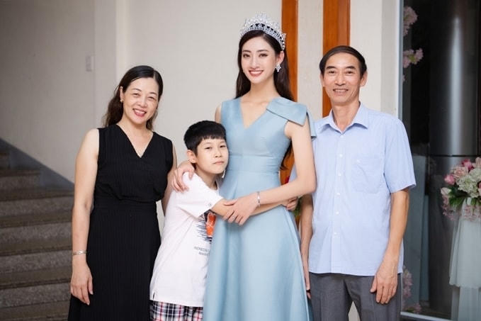 Gia đình luôn là chỗ dựa vững chắc cho Lương Thùy Linh theo đuổi ước mơ.