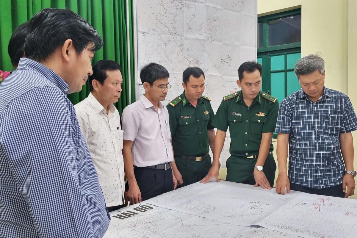Lực lượng chức năng đang chỉ đạo tìm kiếm ngư dân mất tích trên biển.